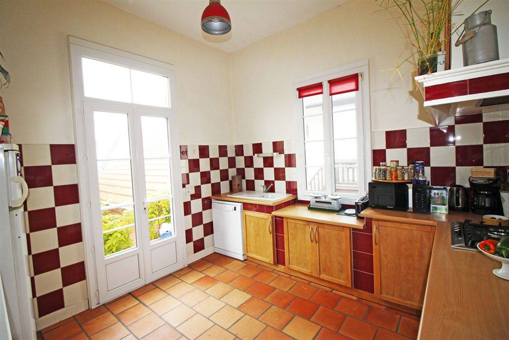 villa de standing à vendre avec jardin et garage centre Arcachon