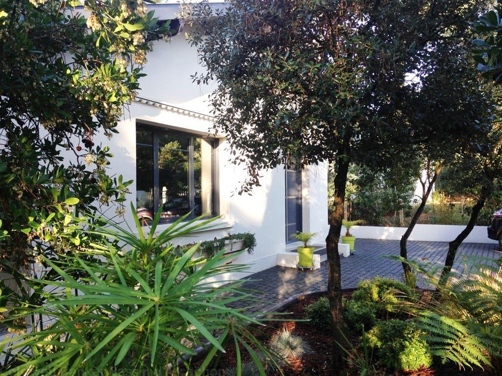 Villa au milieu des arbres avec piscine sur Arcachon 
