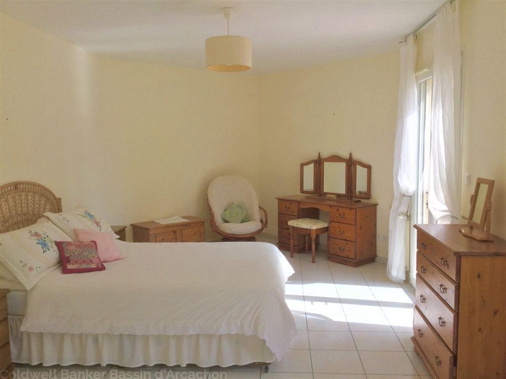 Villa contemporaine avec plusieurs chambres proche bordeaux