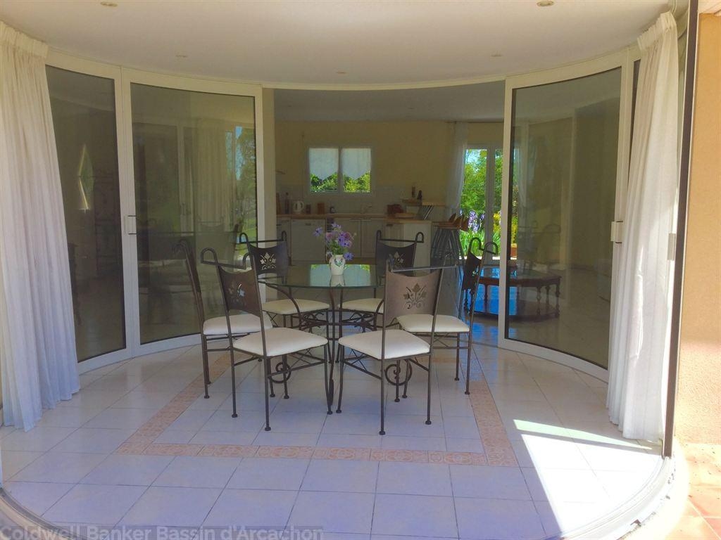 Villa contemporaine avec véranda proche bordeaux