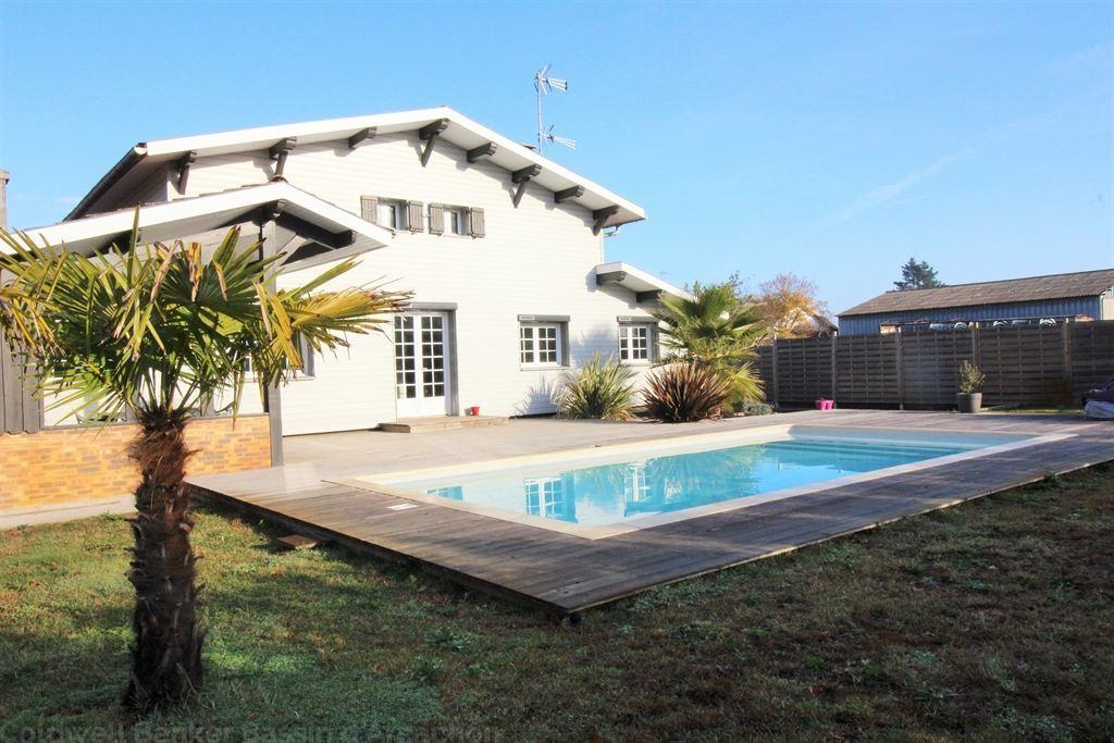 Villa récente avec piscine a vendre a la Teste de Buch quartier recherché sur un grand terrain
