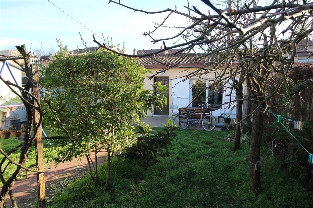 Proche Bordeaux - Begles - échoppe a vendre dans un quartier residentiel calme