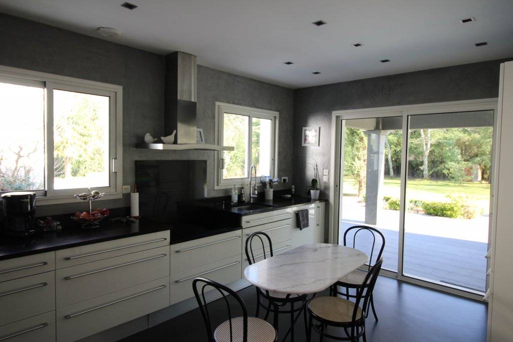 Vente d'une villa avec piscine chauffée à proximité de Bordeaux