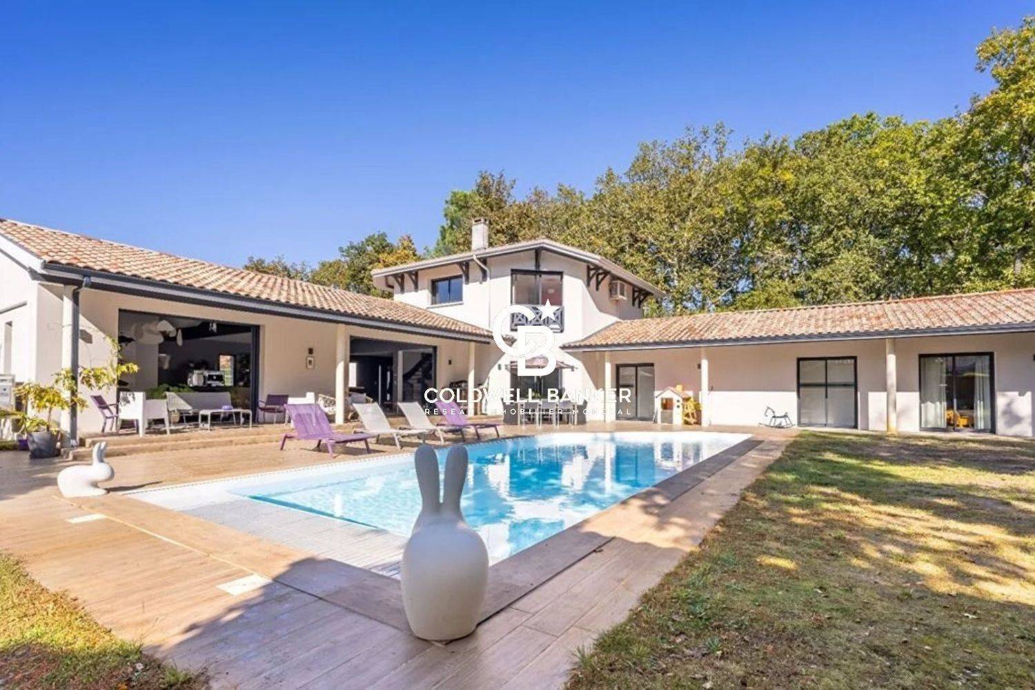 Spacieuse maison avec piscine et grand terrain La Hume Gujan-Mestras