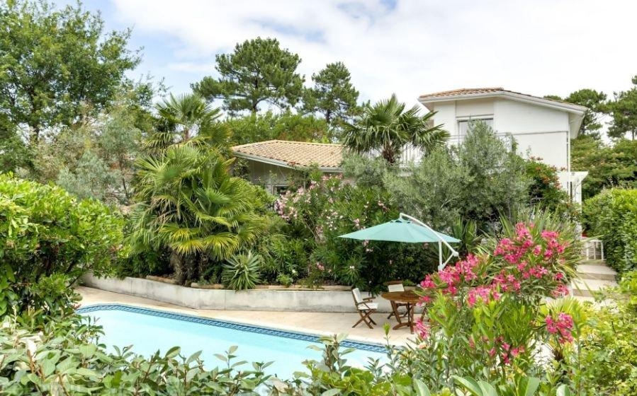 Belle villa moderne avec piscine en vente quartier des Abatilles à Arcachon