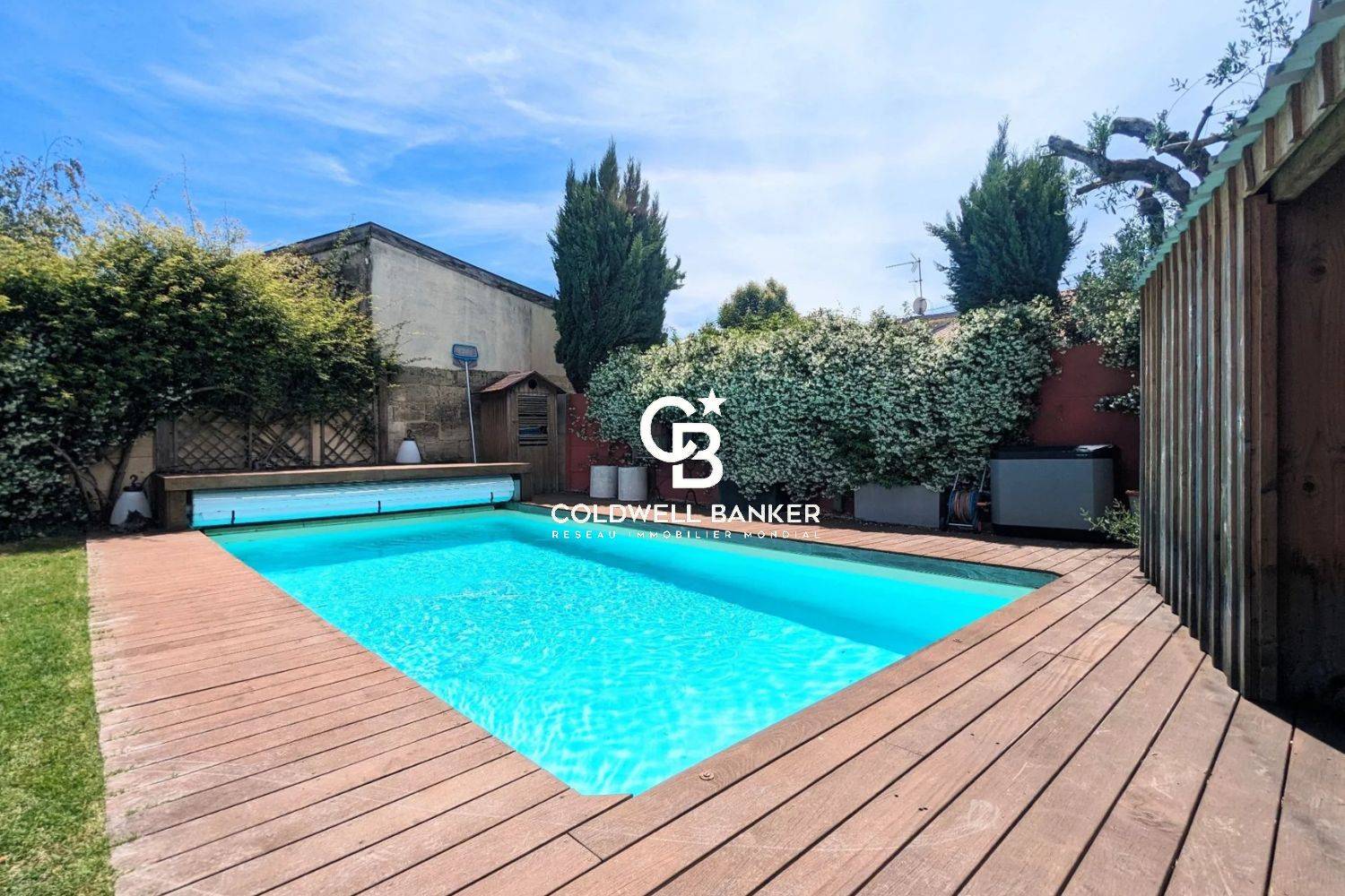 Maison à vendre à Bordeaux Caudéran – contemporaine avec jardin, piscine et garage