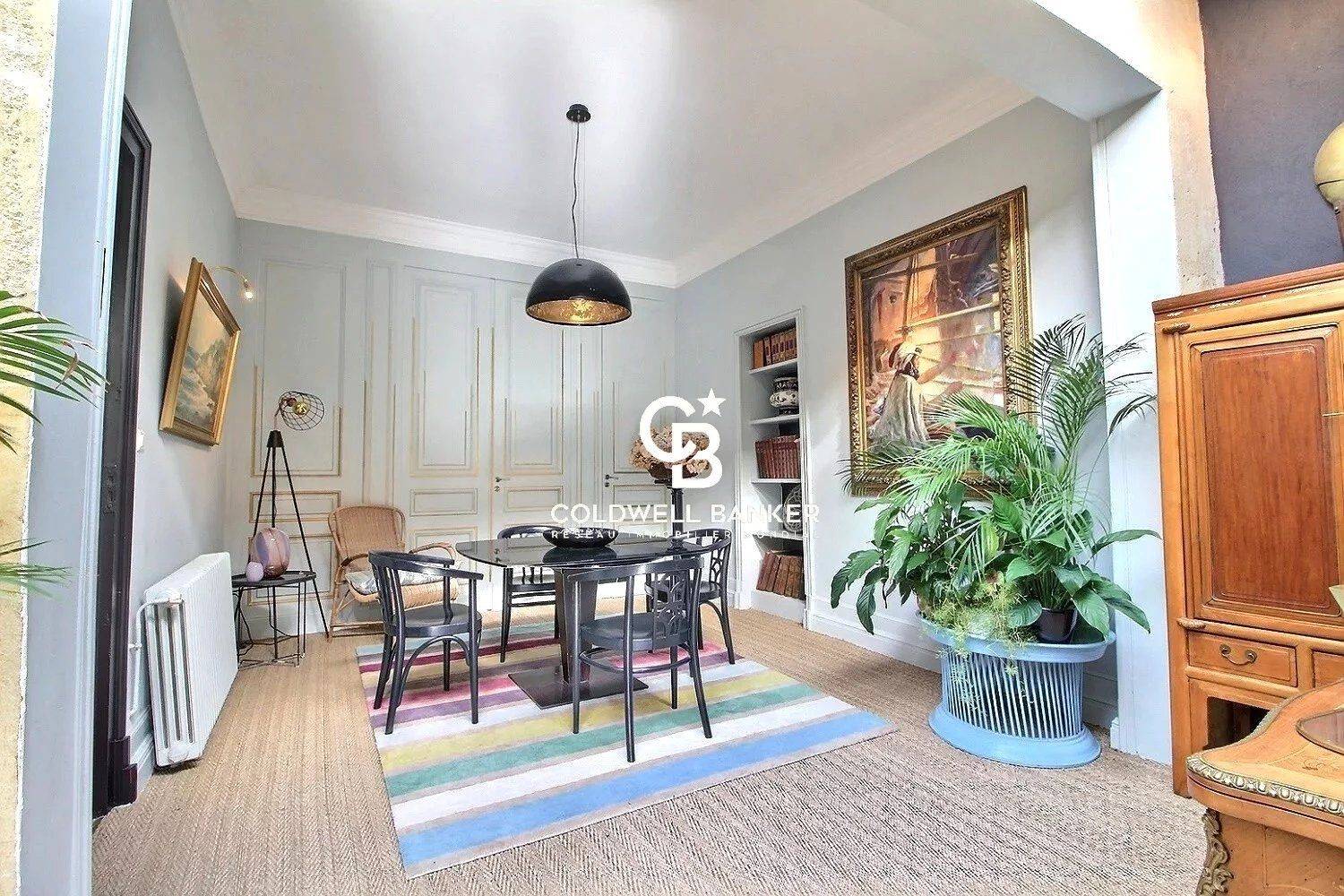 Belle maison bourgeoise 6 chambres avec jardin et piscine à vendre Bordeaux