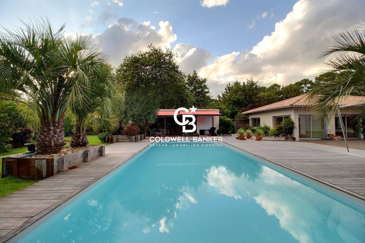 Villa familiale d'exception 5 chambres avec piscine, dépendances et vaste terrain - Andernos 