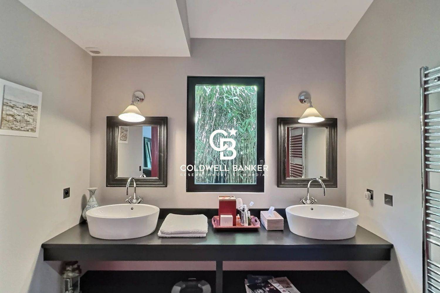 Villa à vendre au Cap Ferret - architecture bois, proche plages, commerces et embarcadère