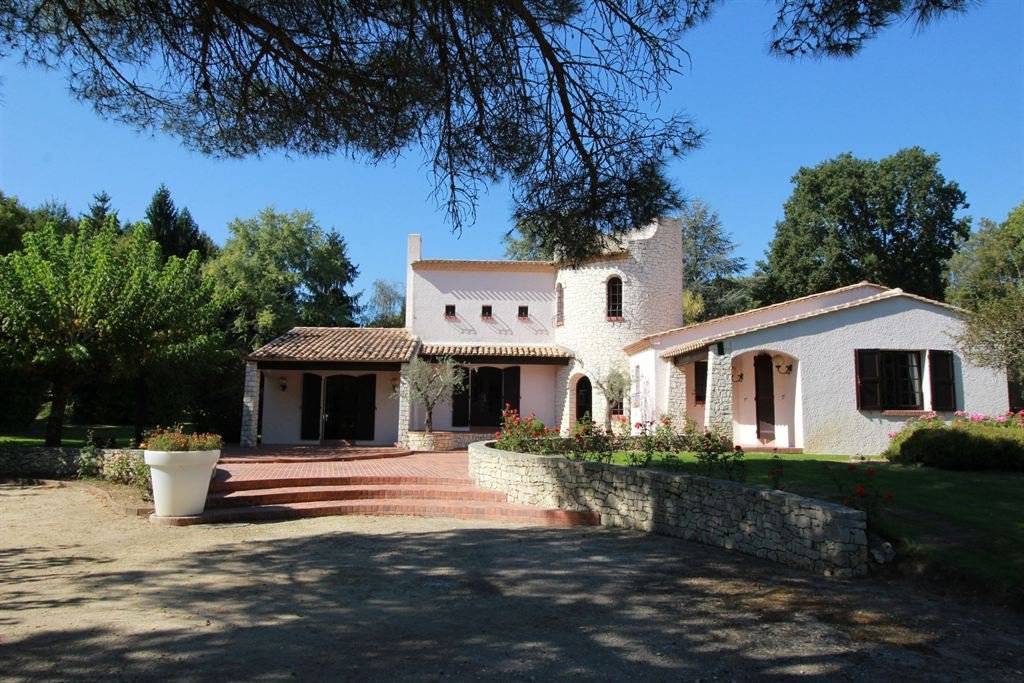 Recherche maison de caractère avec piscine proche bordeaux