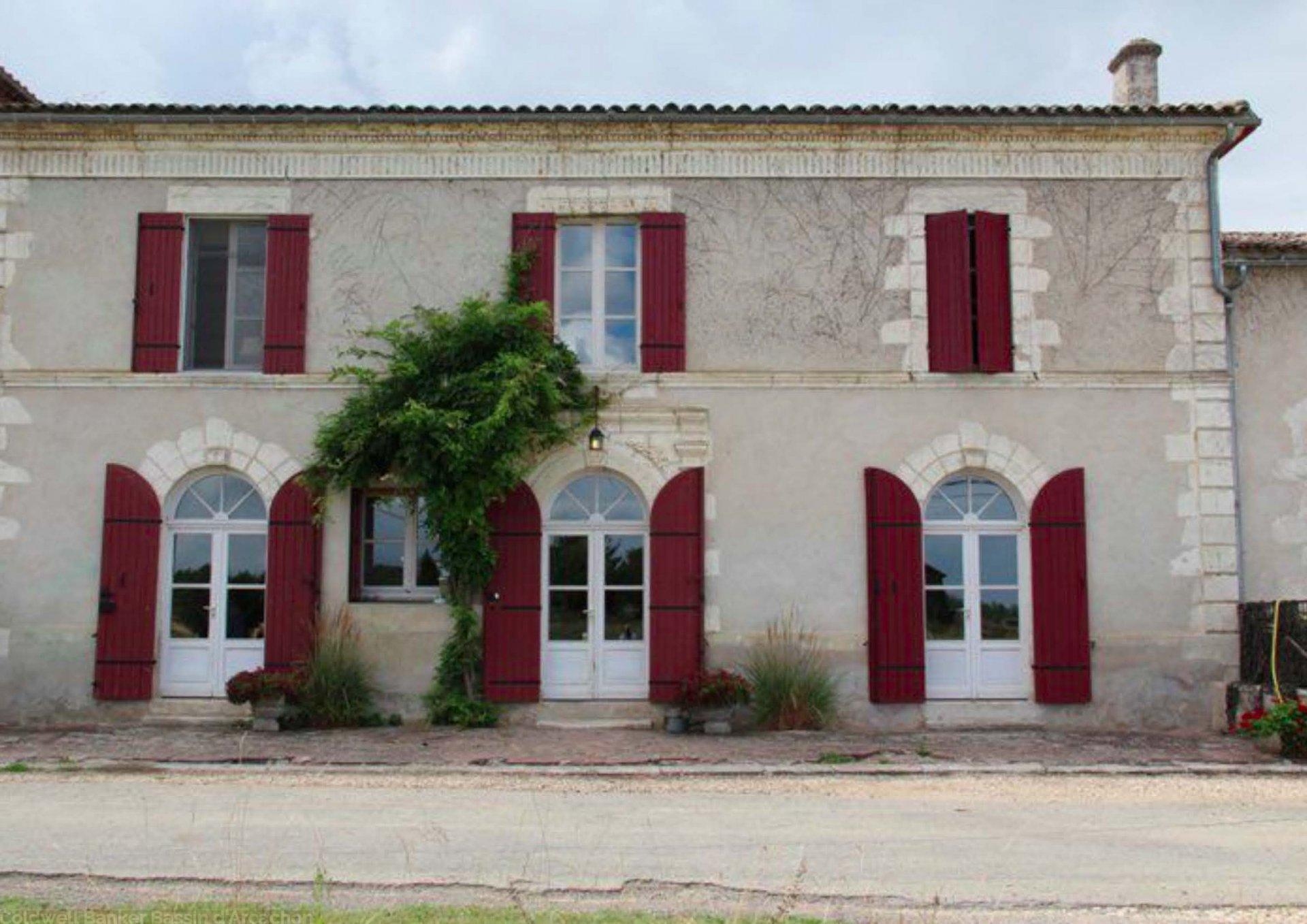 Maison de campagne 4 chambres avec piscine à vendre proche Bordeaux
