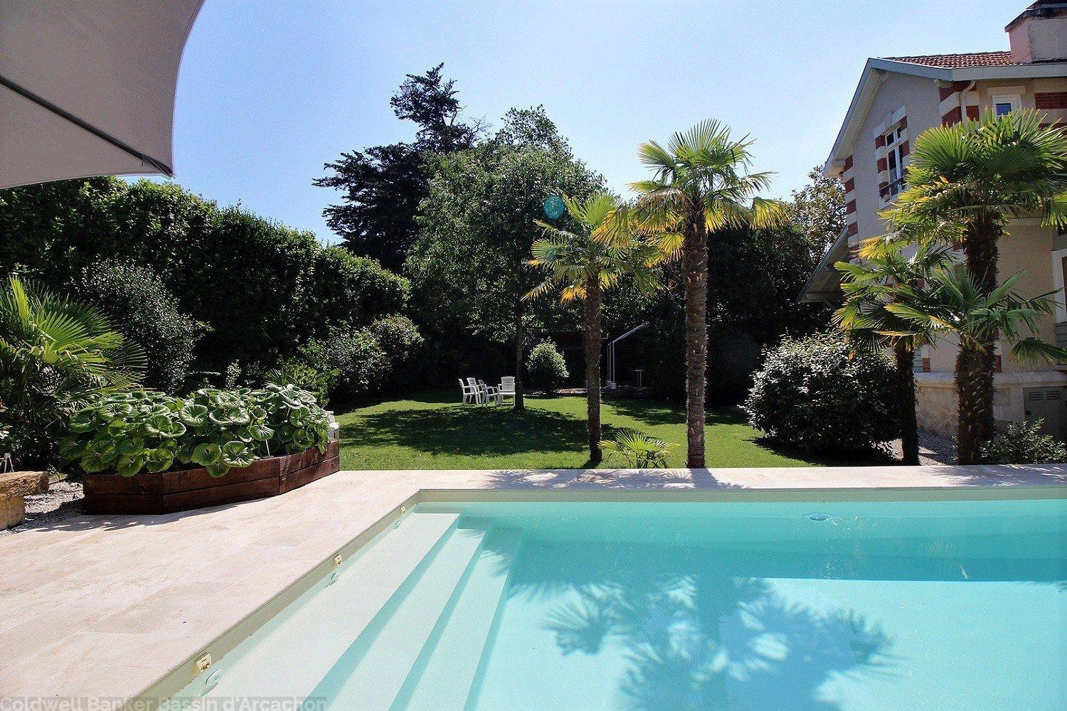 Arcachon quartier recherché villa familiale de standing à la vente avec piscine