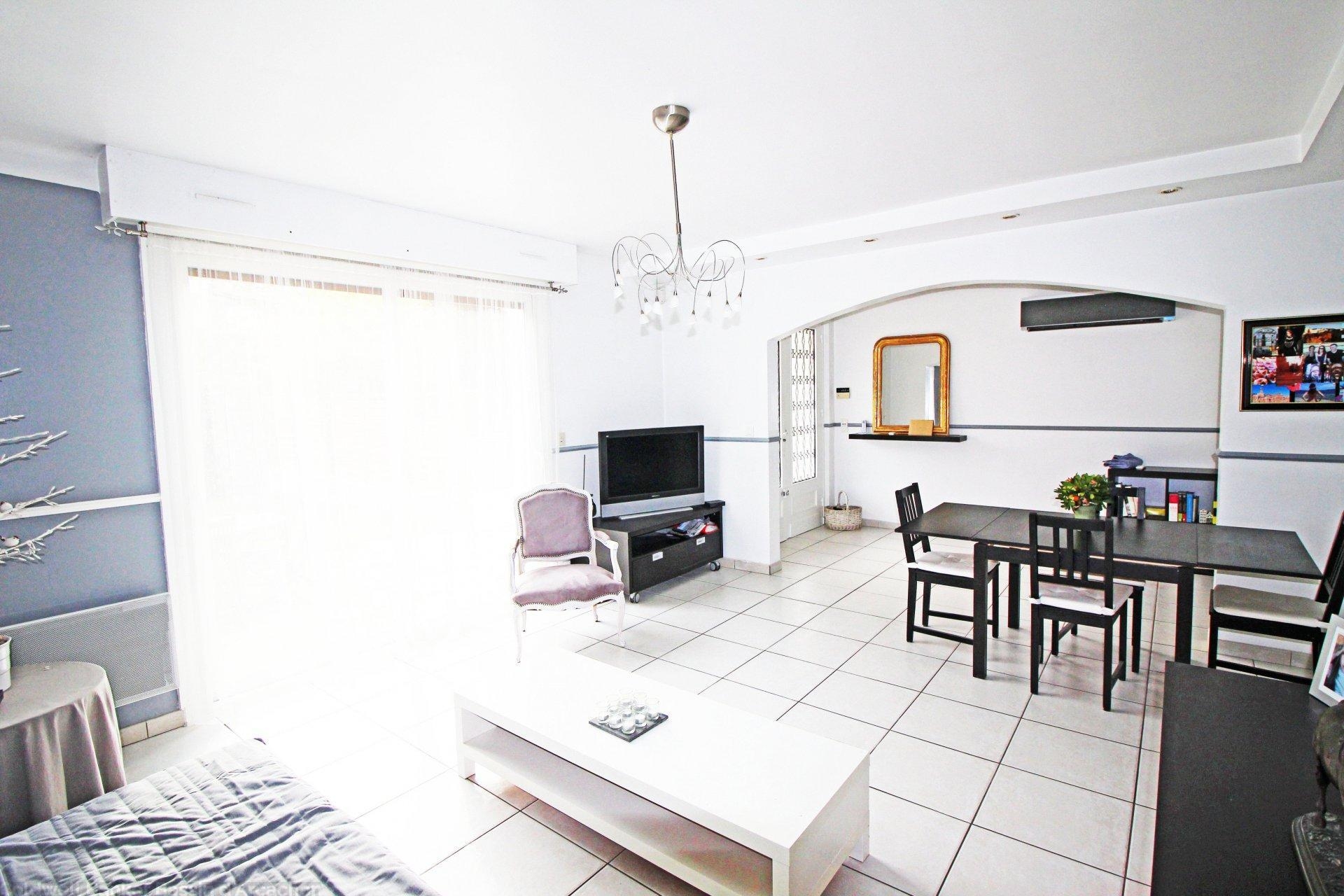 Vente d'un grand appartement avec jardin sur le bassin