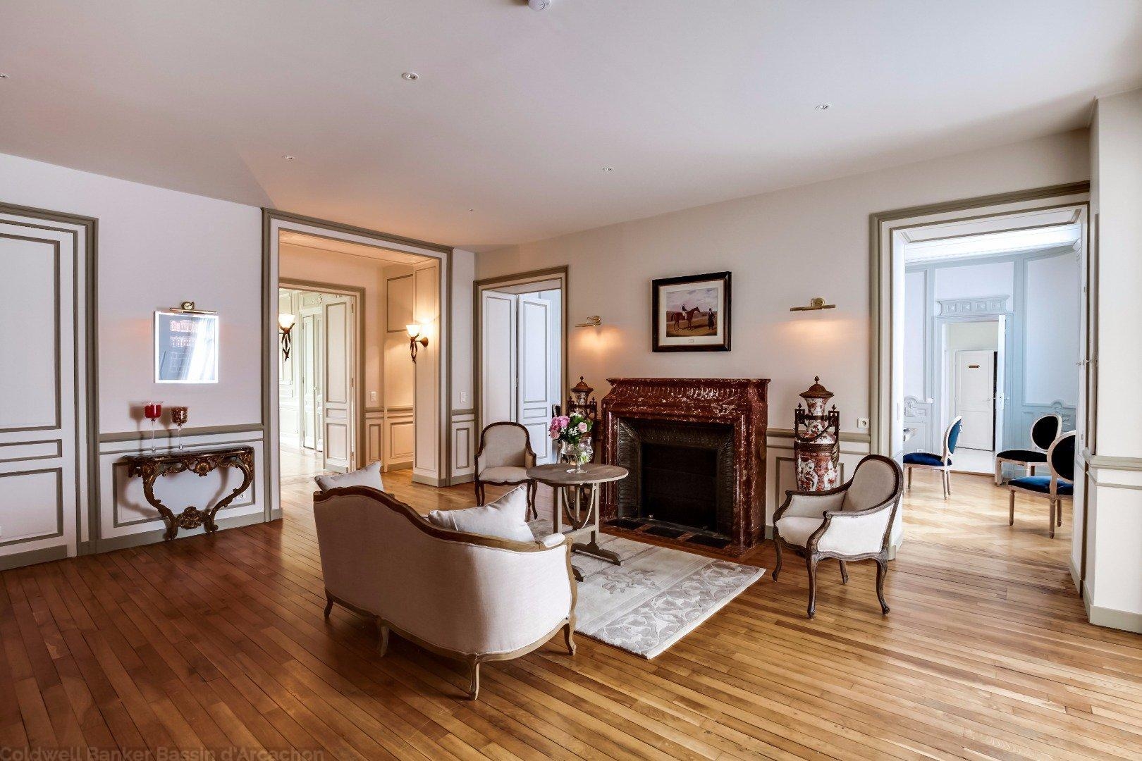  appartement de luxe rénové à vendre Bordeaux 