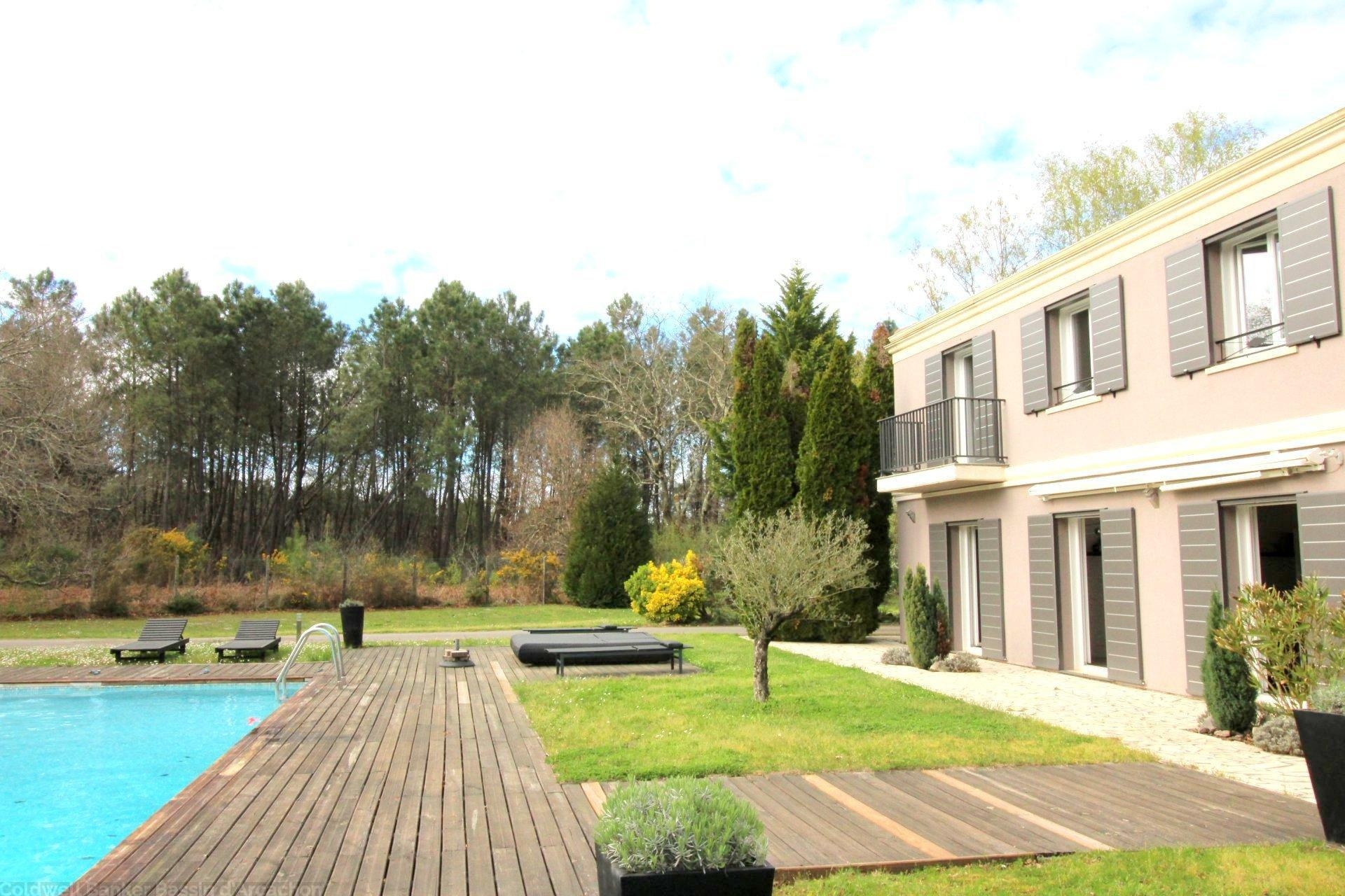 propriété contemporaine à la vente sans vis à vis proche Bordeaux