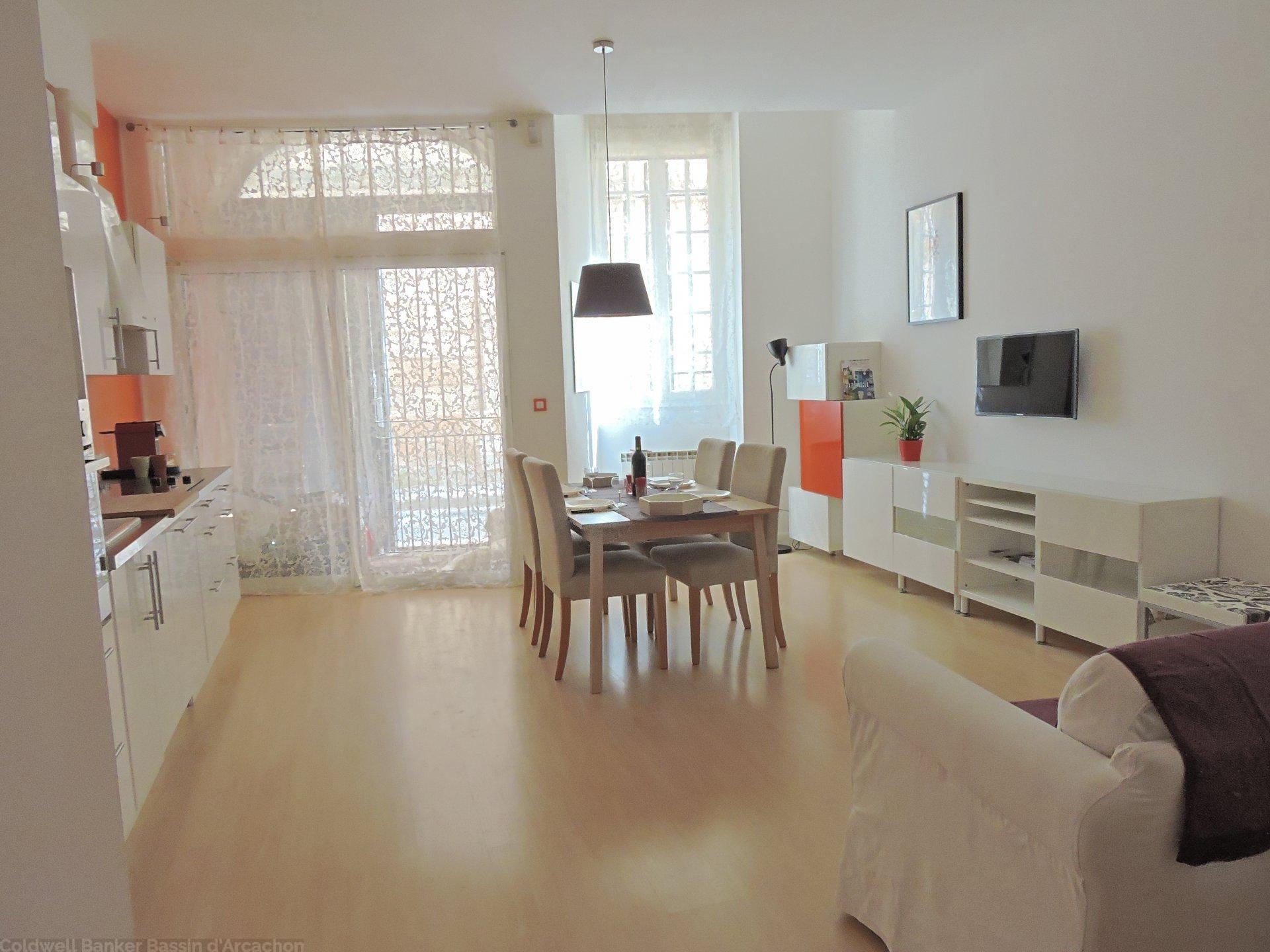 BORDEAUX SAINT MICHEL bel appartement T2 à vendre avec grand souplex