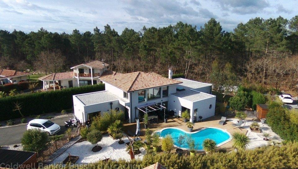 villa d architecte avec piscine a vendre au cap ferret