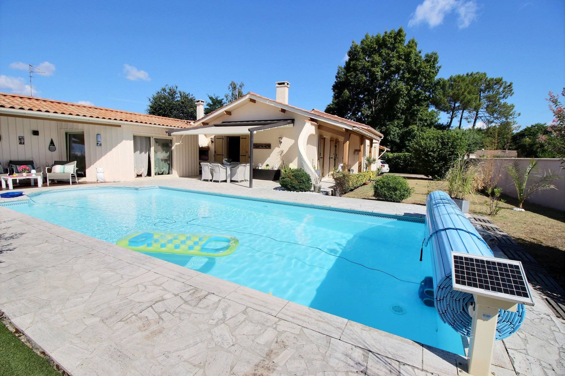 Maison avec piscine et studio à vendre GUJAN MESTRAS