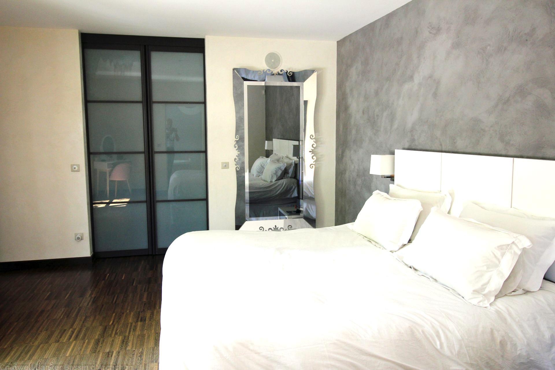 Superbe maison en bois avec piscine avec 5 chambres - proche Bordeaux Mérignac 