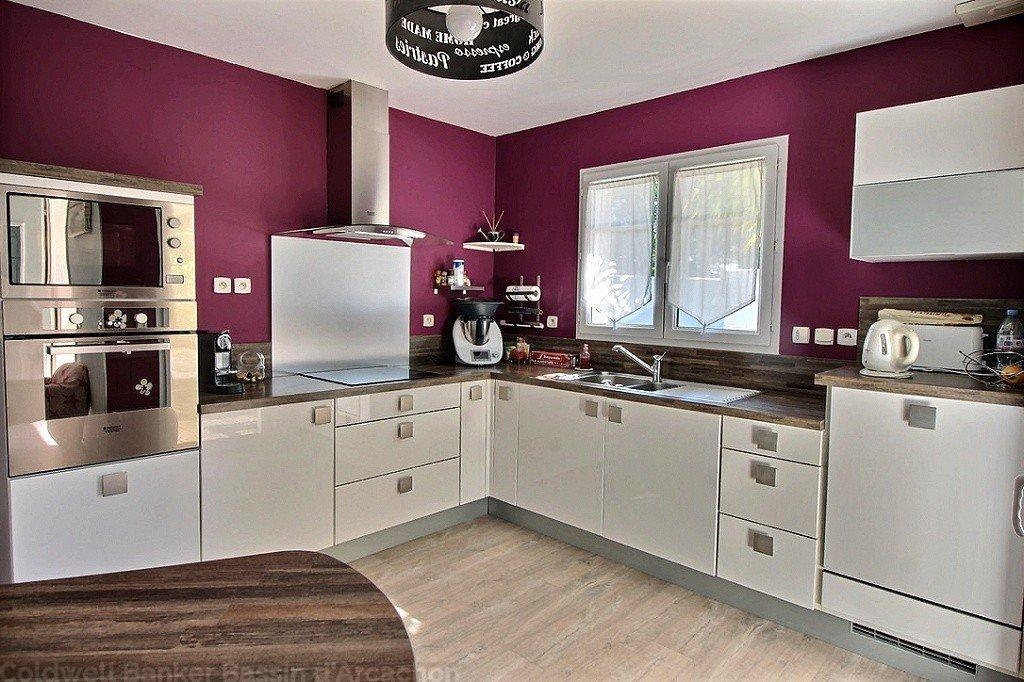 Maison moderne à vendre à Gujan-Mestras avec piscine chauffée et terrasses