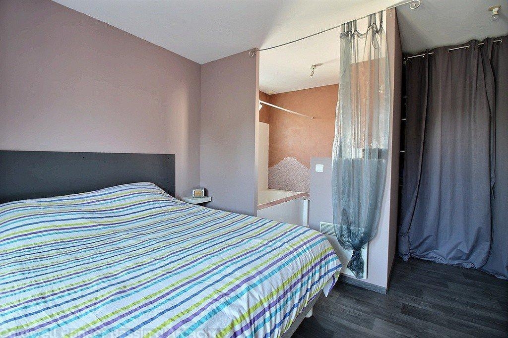 2 espaces nuit comprenant 3 chambres d'une part et une suite parentale de l'autre part maison à vendre à Gujan-Mestras