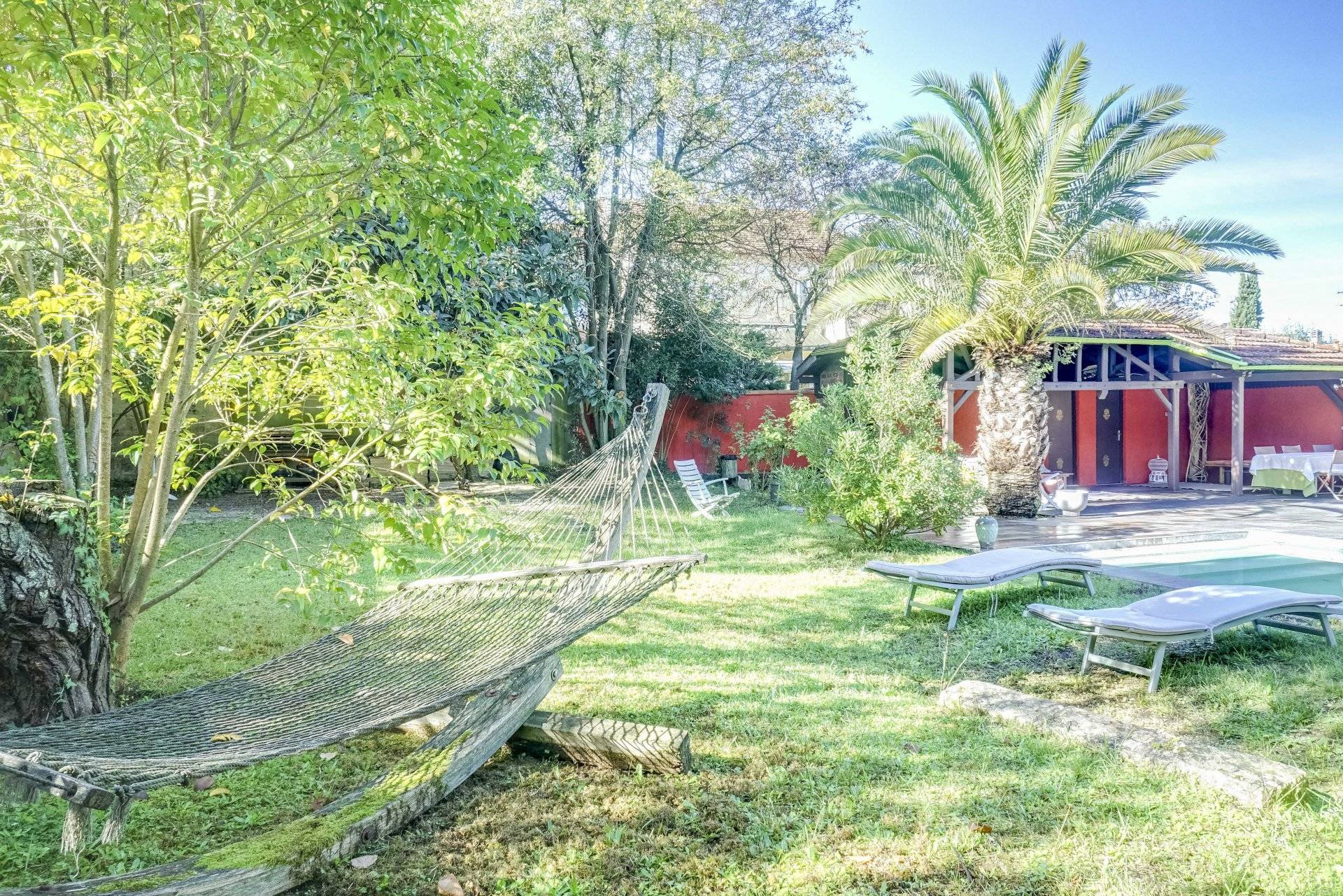 Belle demeure de prestige rénovée de 400 m2 habitables à vendre BORDEAUX SAINT AUGUSTIN/CHU