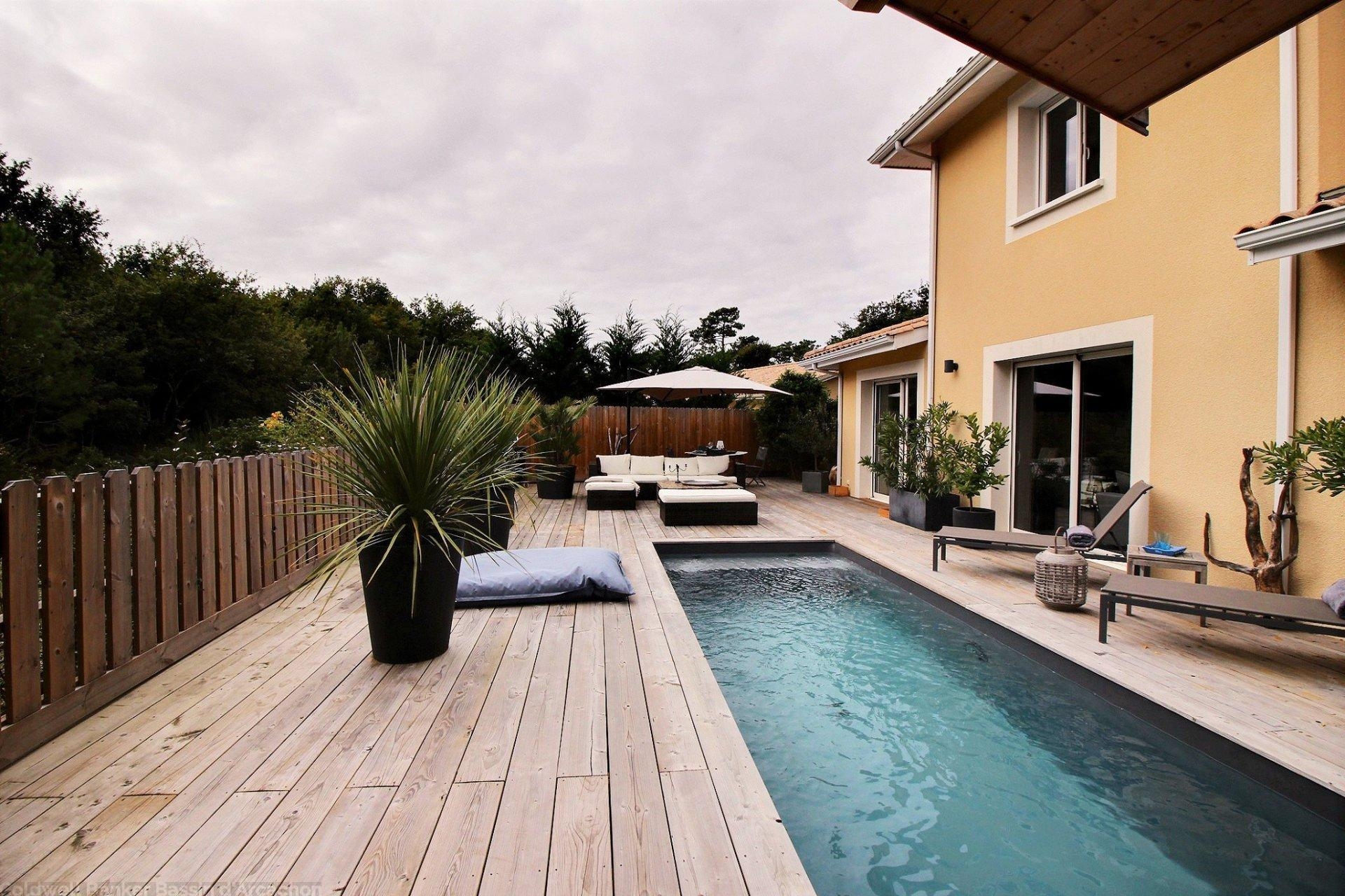 Maison 3 chambres avec piscine et dépendance a vendre la teste de buch