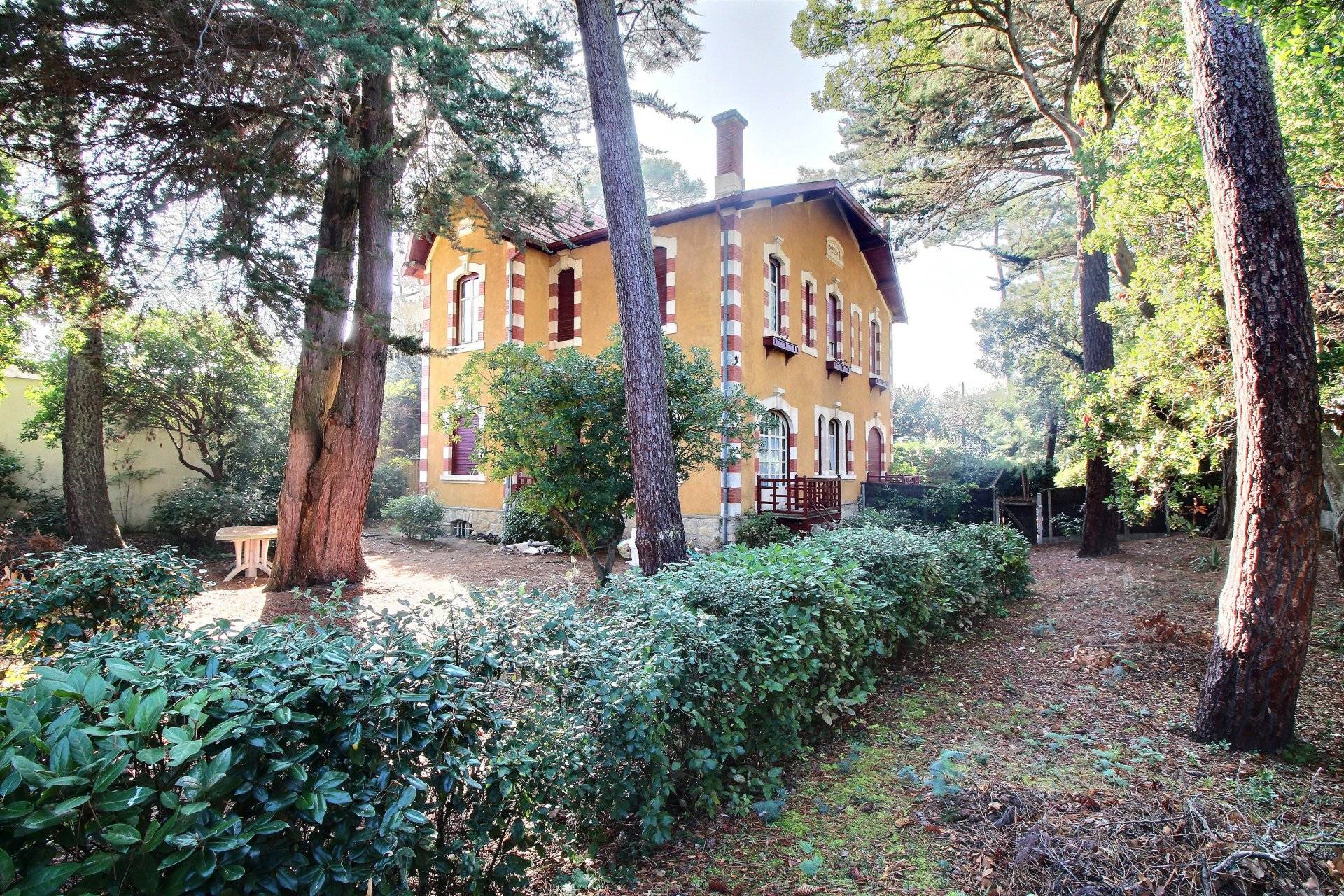 Vente villa ancienne à 50 mètres plage à rénover MOULLEAU PYLA SUR MER