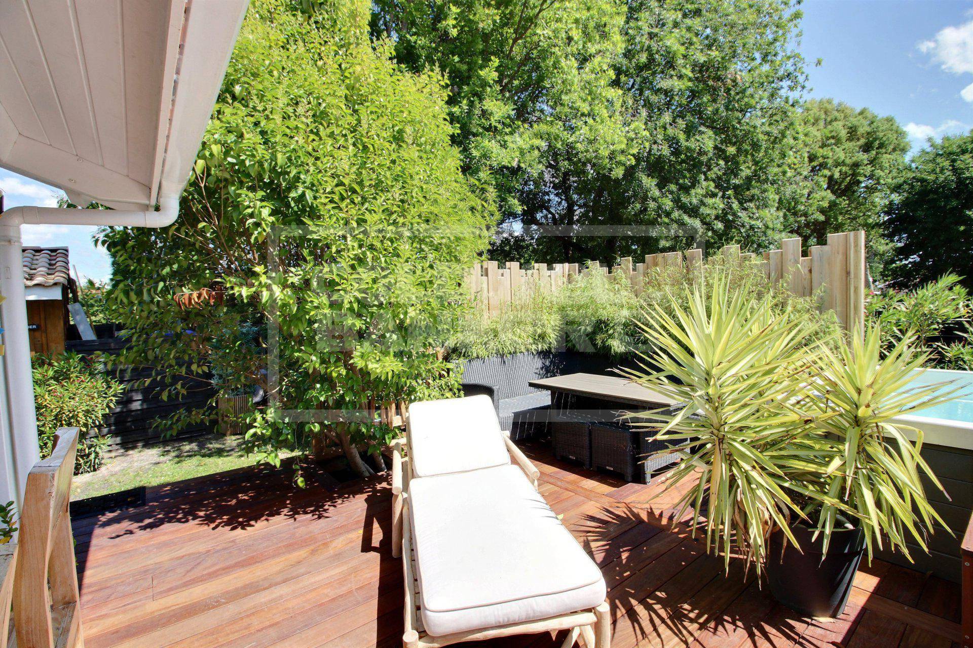 Belle maison contemporaine de plain pied 4 chambres à vendre LA TESTE-DE-BUCH