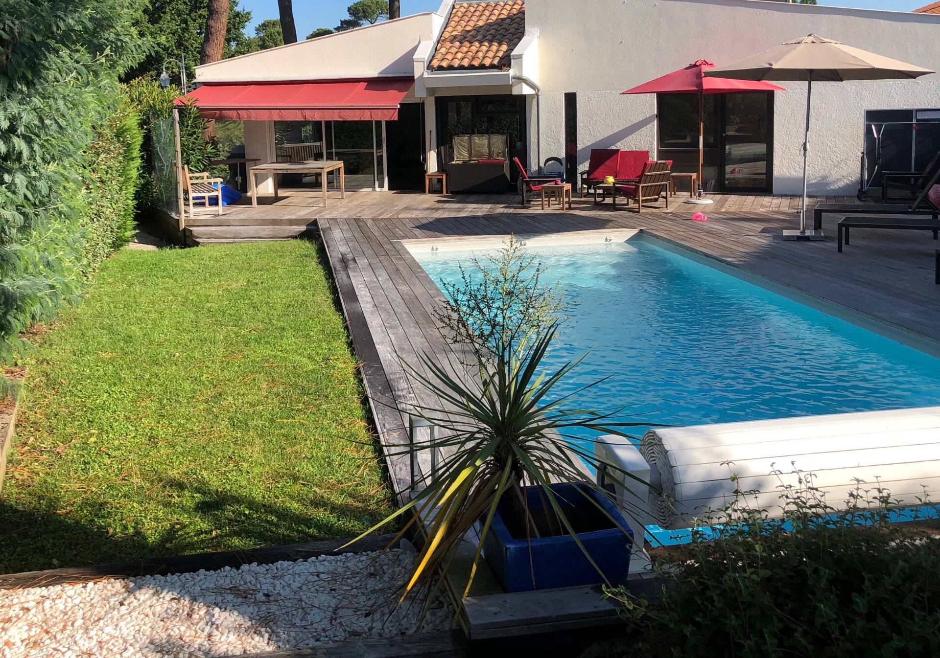 Belle maison d'architecte avec 4 chambres et piscine à vendre proche plage Pereire ARCACHON