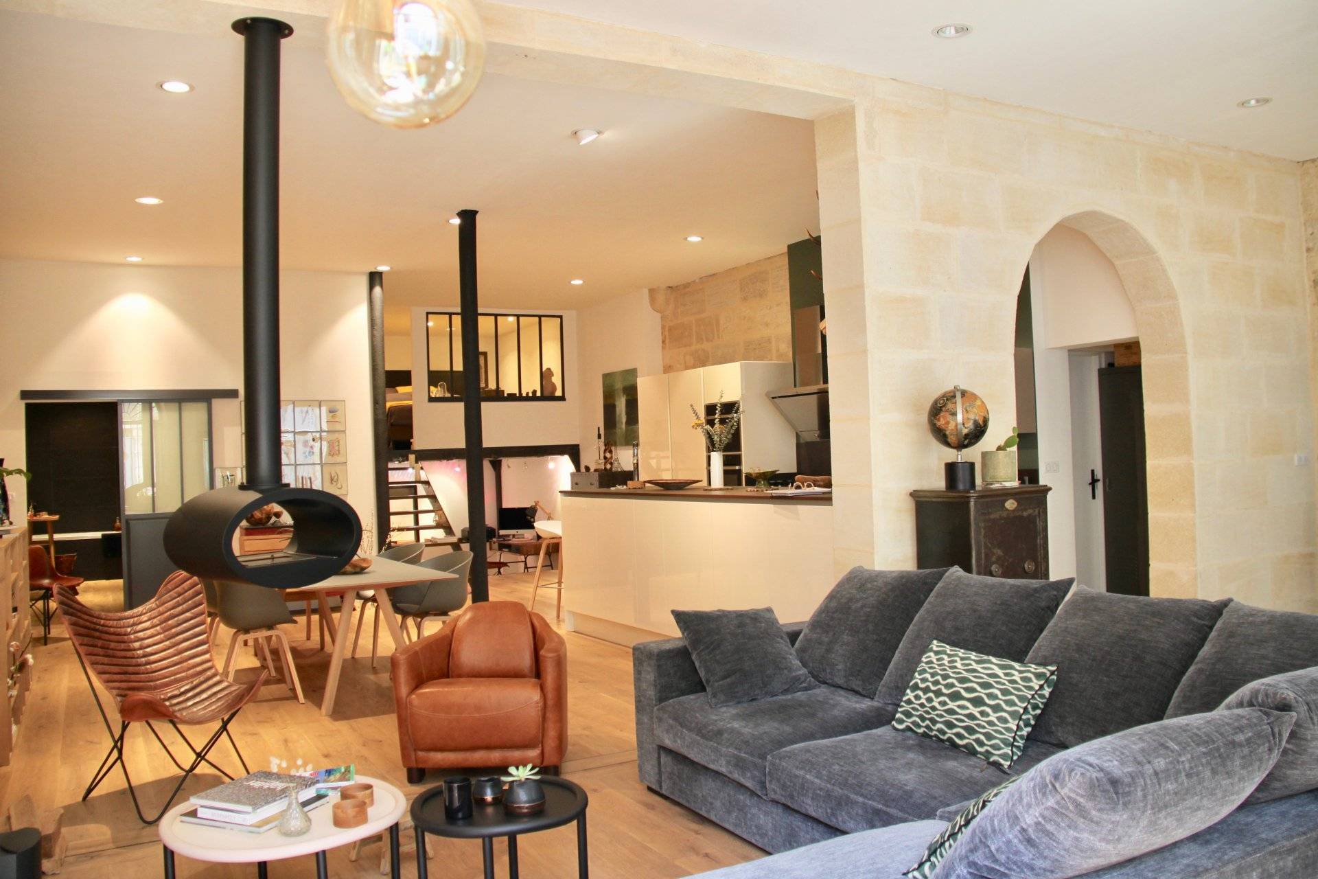 Recherche superbe appartement type loft BORDEAUX CHARTRONS