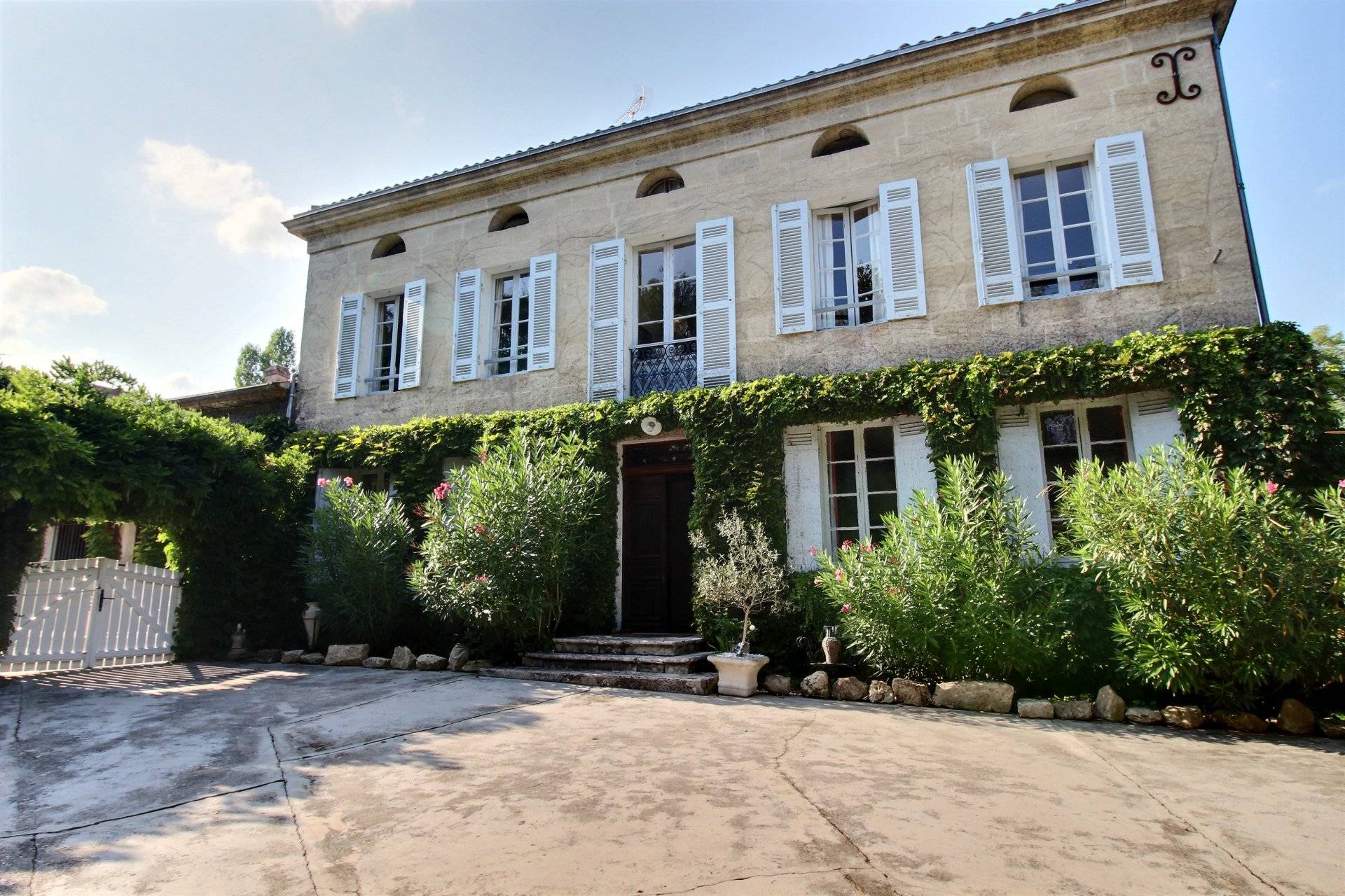 Superbe propriété bordelaise idéale chambre d'hôte à vendre proche Bordeaux
