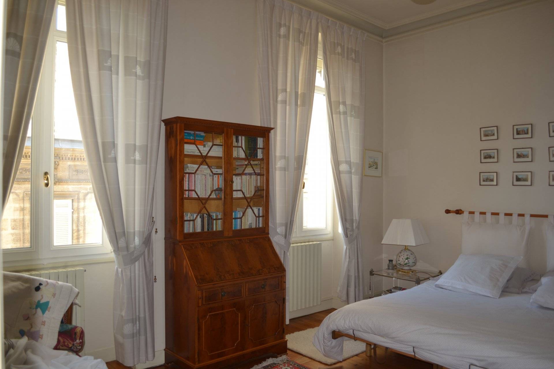 Hôtel particulier a vendre proche jardin public et centre Bordeaux