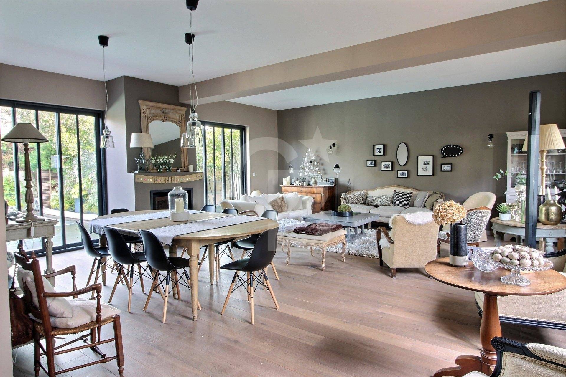 Maison familiale contemporaine 5 chambres à vendre LE BOUSCAT