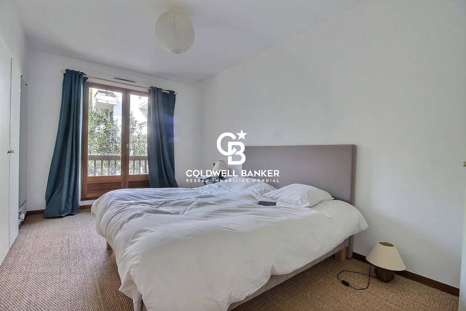 Appartement à vendre à Arcachon proche Pereire – triplex 6 suites, jardin et garage