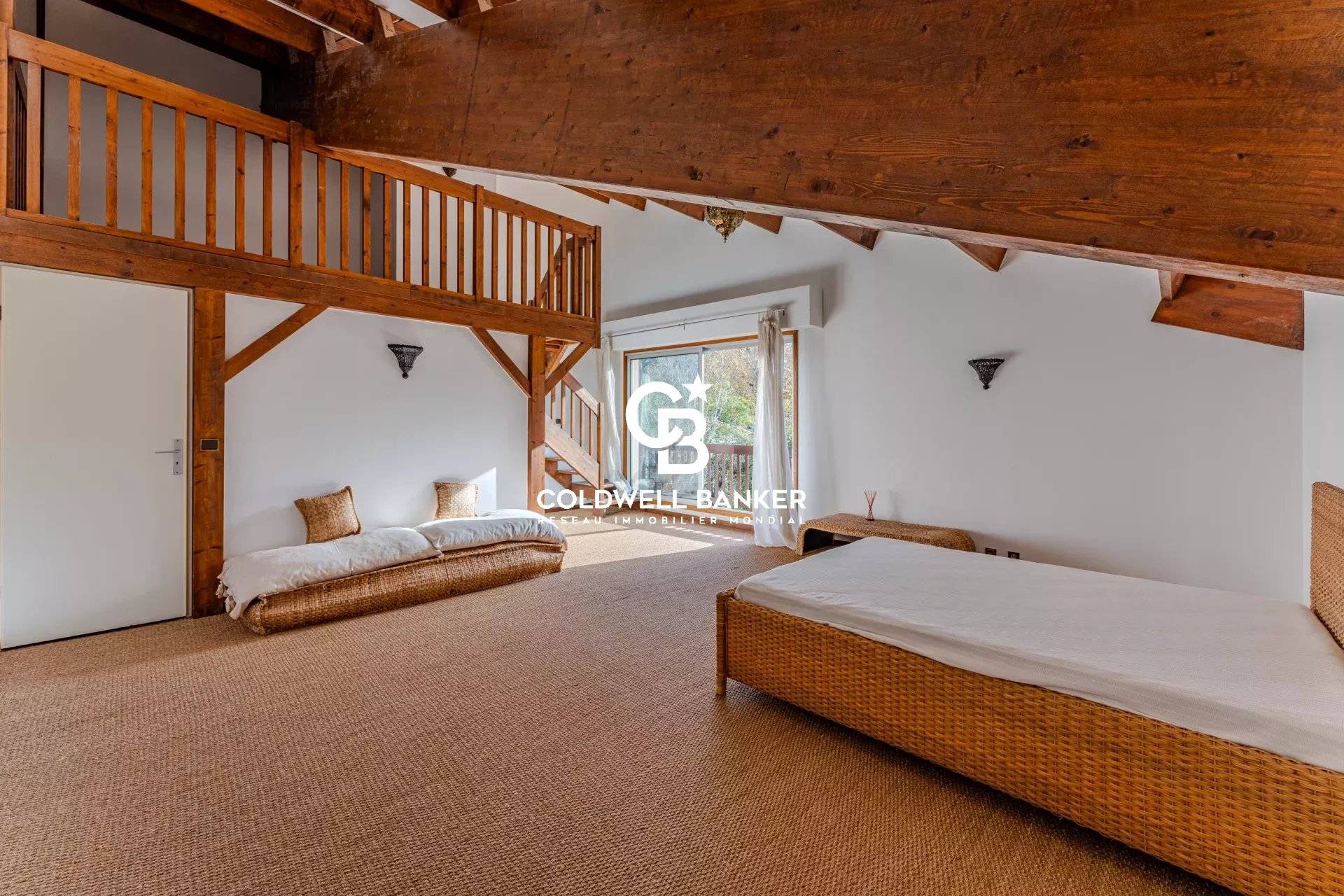 Appartement à vendre à Arcachon proche Pereire – triplex 6 suites, jardin et garage