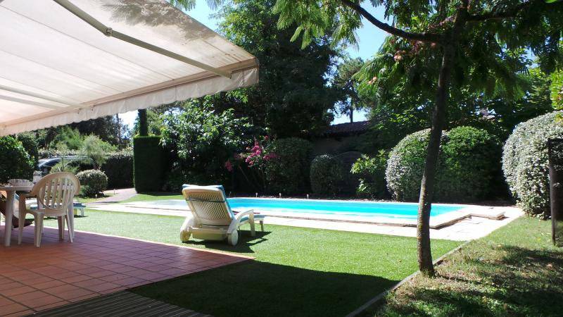 Villa traditionnelle de plain-pied dans une résidence privée proche plage à vendre PYLA SUR MER