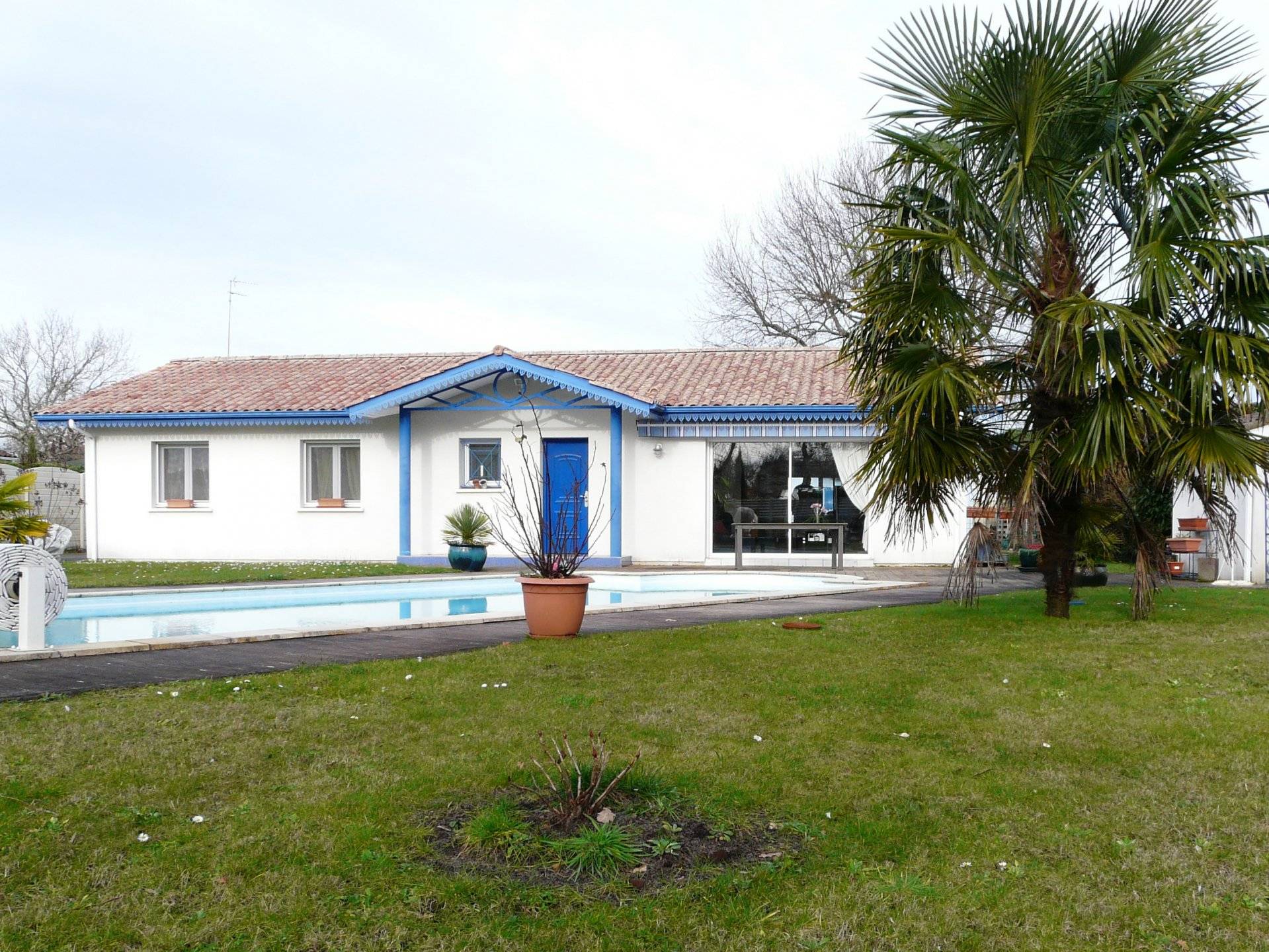 Villa avec piscine à vendre proche plages et port Cassy LANTON