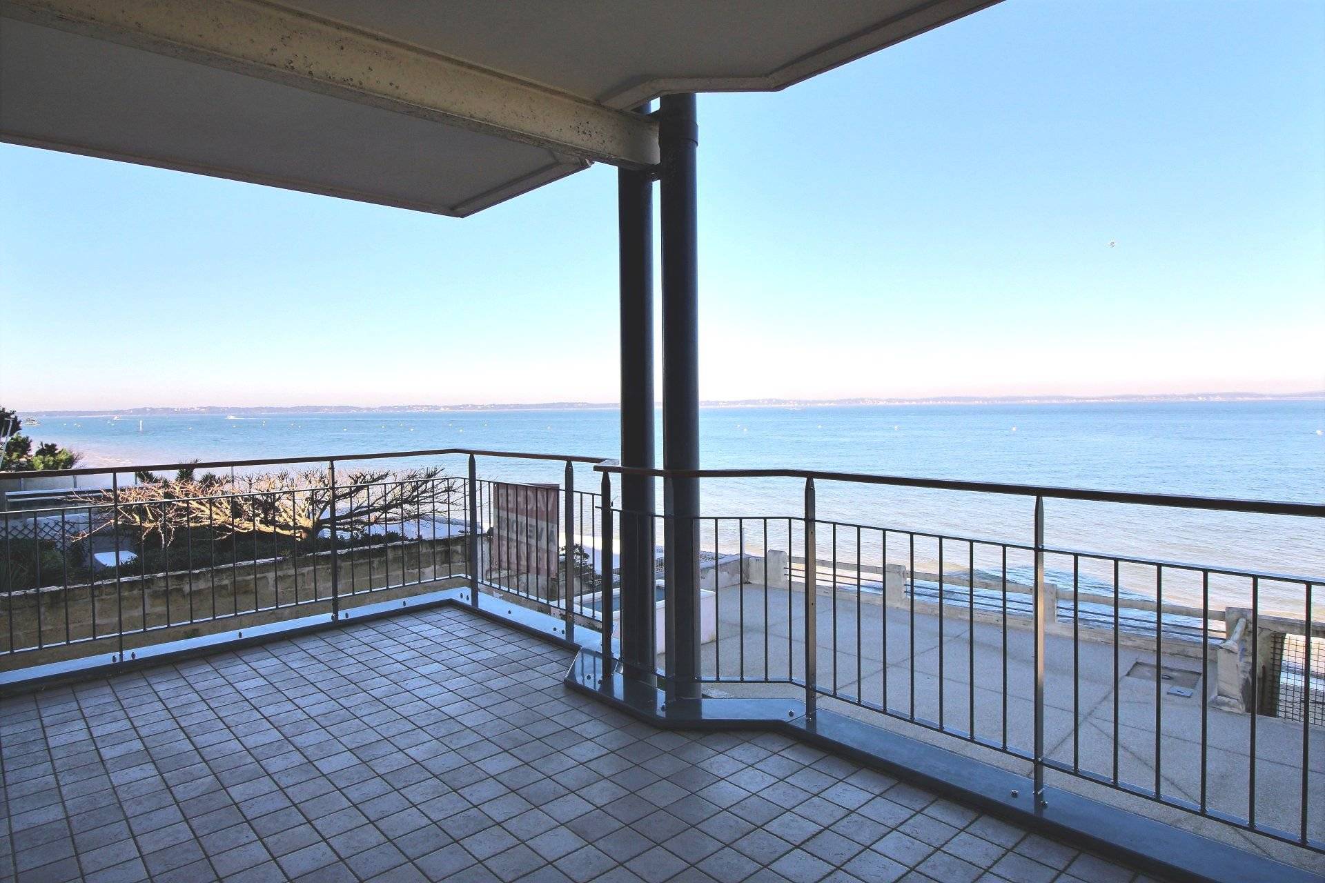 Splendide appartement de prestige en front de mer avec terrasses et vue mer à vendre à ARCACHON