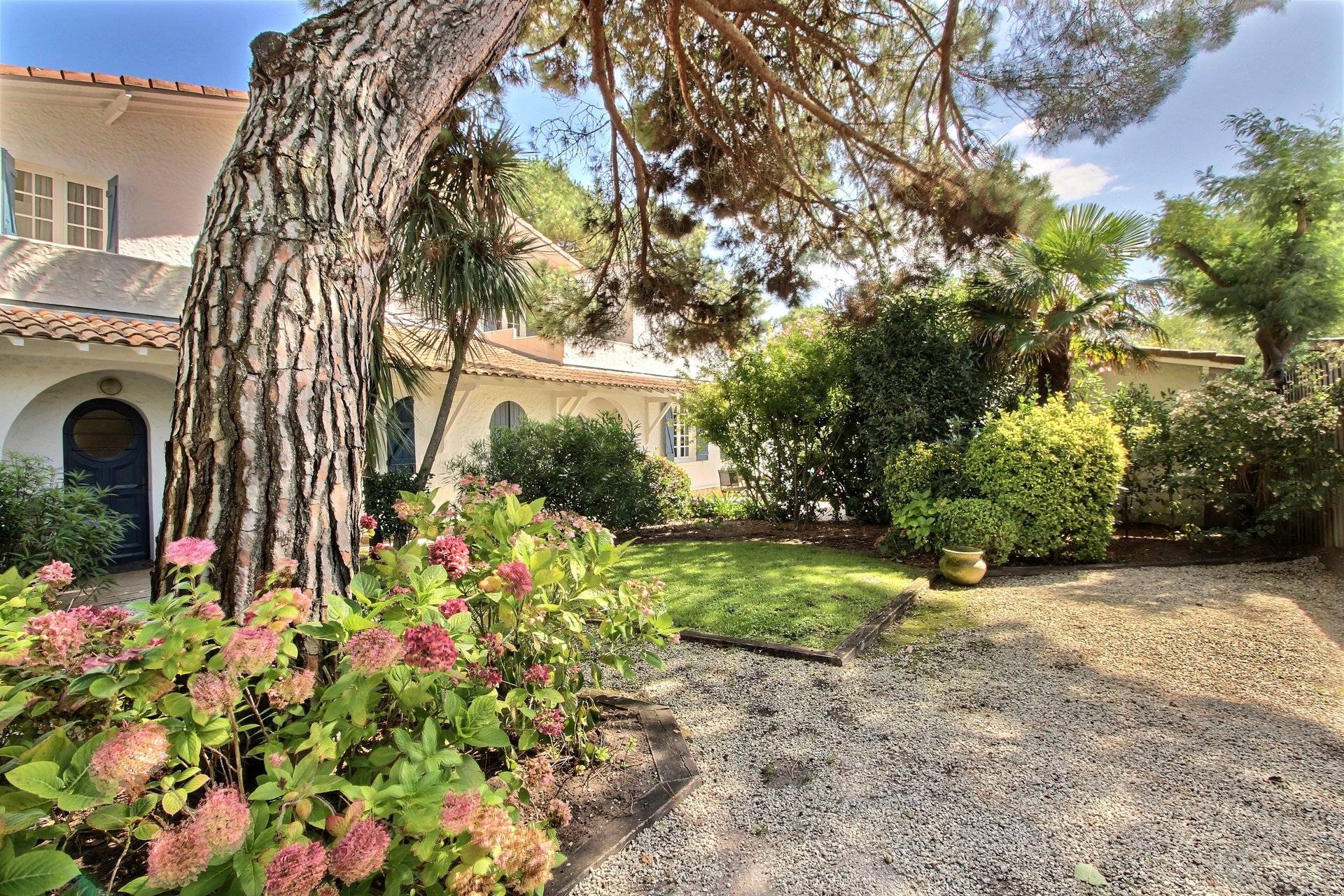 Grande villa familiale proche plage à vendre CAP FERRET CENTRE