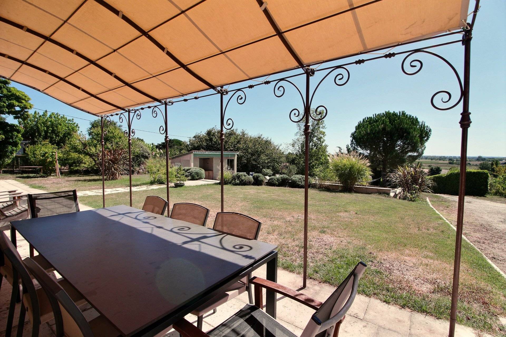 maison avec terrain de 4hectares à vendre à saint andré de cubzac