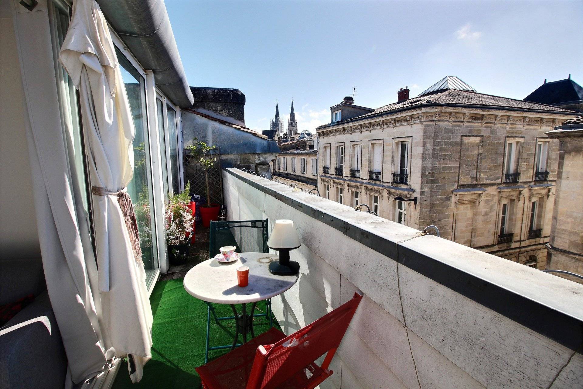 Appartement T2 avec balcon à vendre BORDEAUX JARDIN PUBLIC - Coldwell