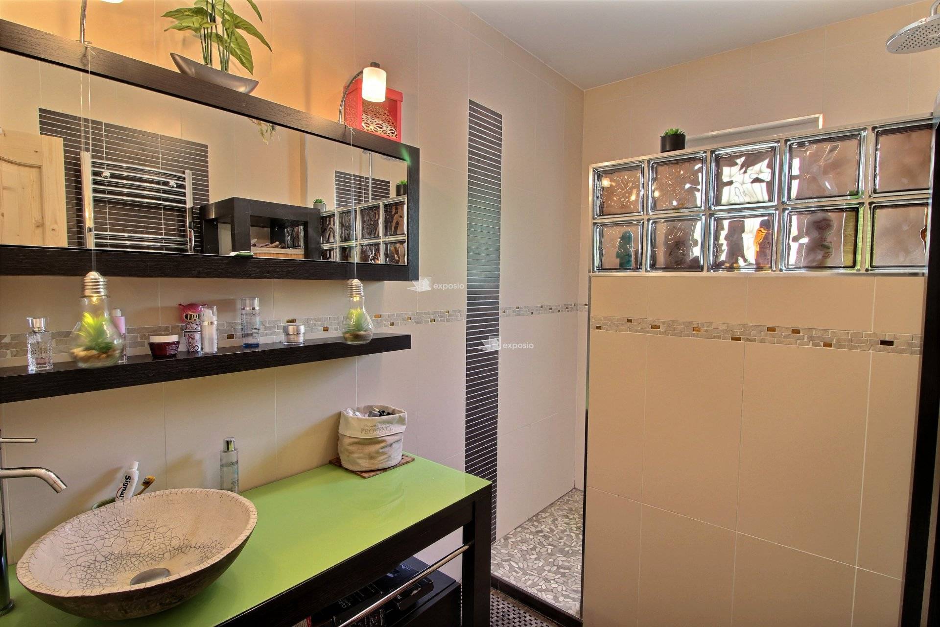 Achète maison familiale sans vis-à-vis à proximité de Bordeaux