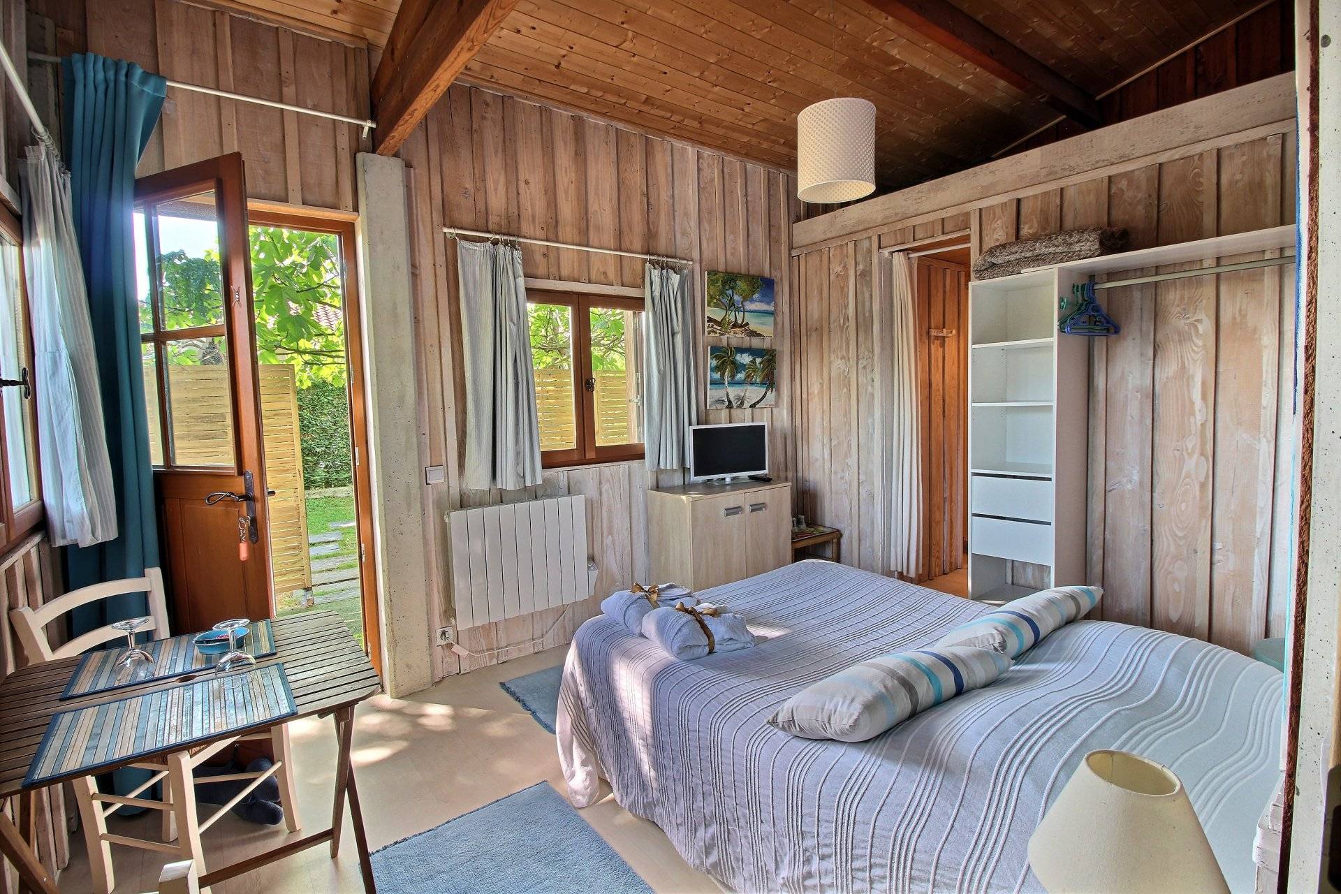 Maison en bois 5 chambres piscine à vendre Eysines 