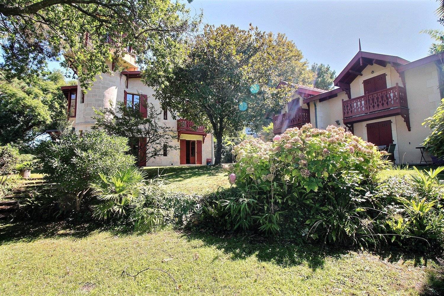 Grande villa à vendre ville d'hiver