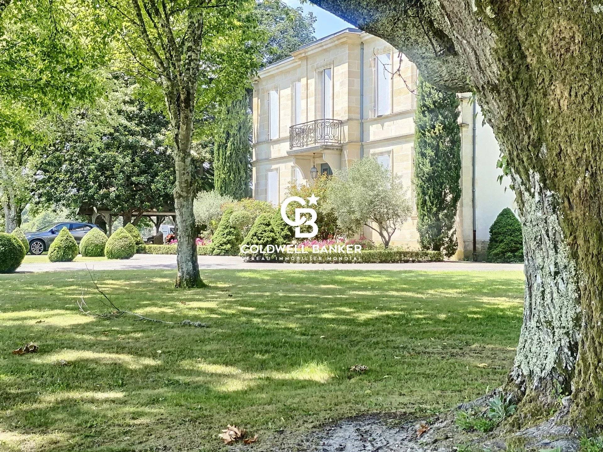 Propriété d'exception du 18ème avec domaine arboré Le Barp