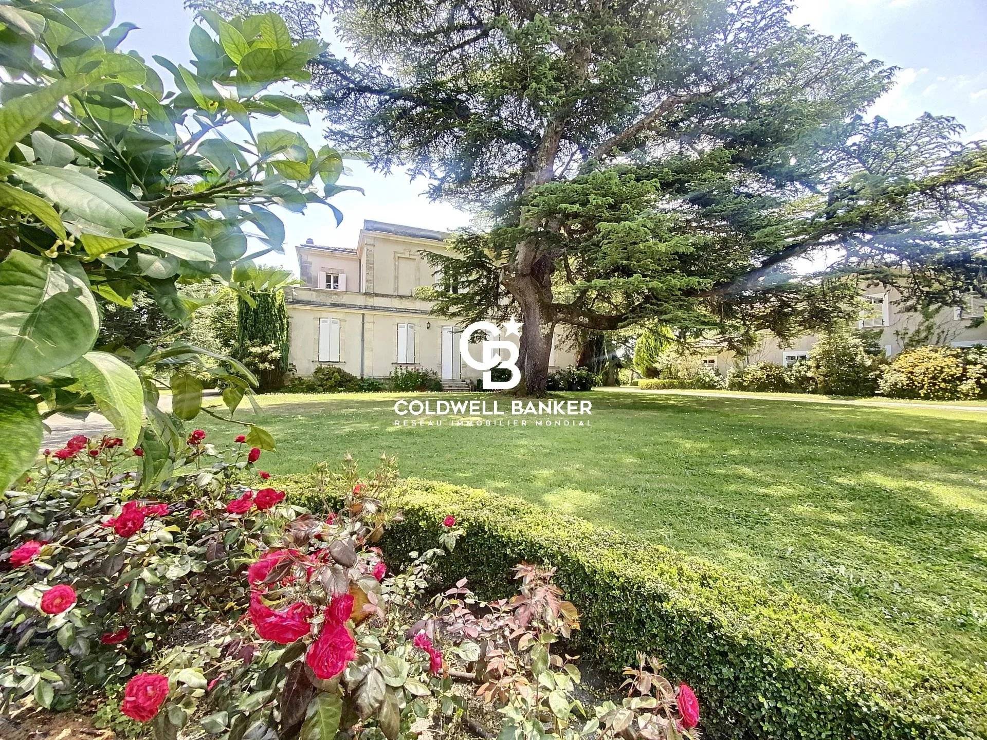 Propriété d'exception du 18ème avec domaine arboré Le Barp