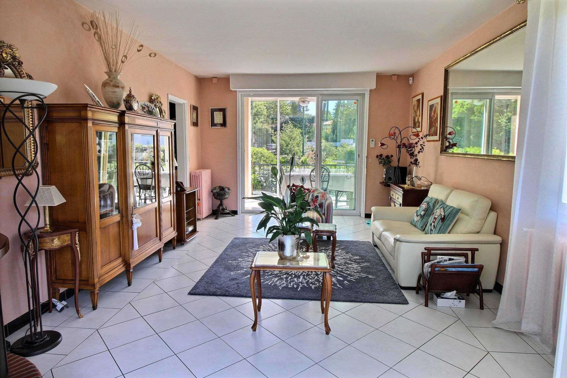 Villa avec piscine à vendre aux abatilles