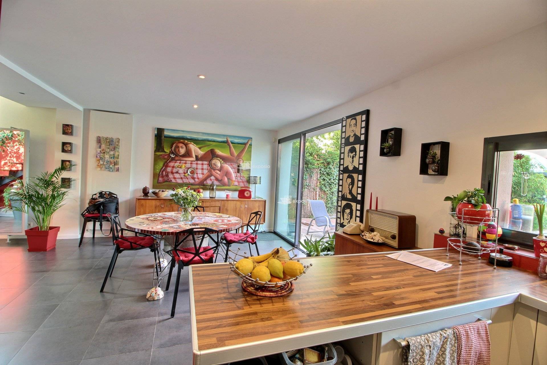 Maison ensoleillée grands espaces piscine à vendre pessac centre