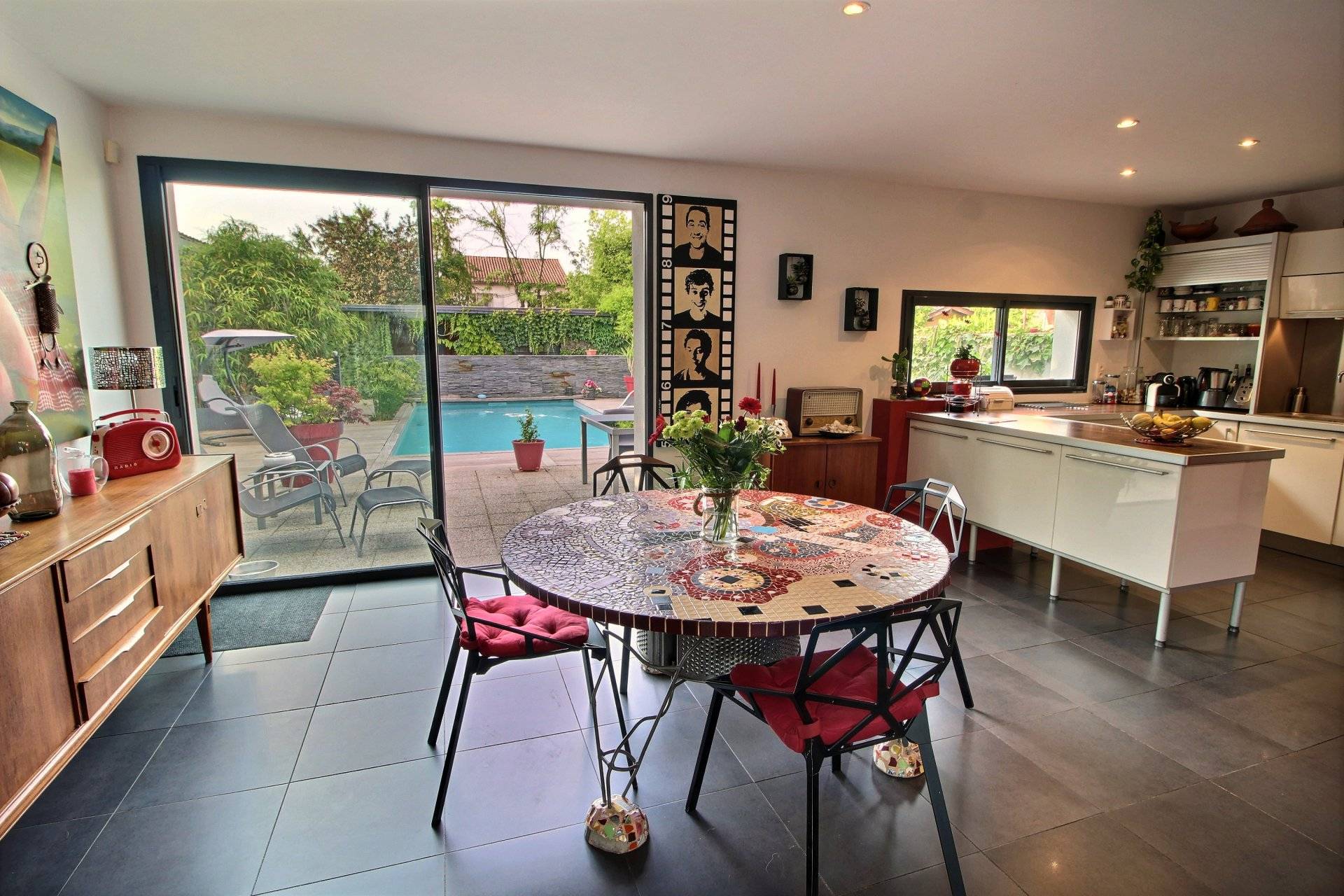 Recherche une maison idéale pour la famille avec une piscine à vendre près de Bordeaux